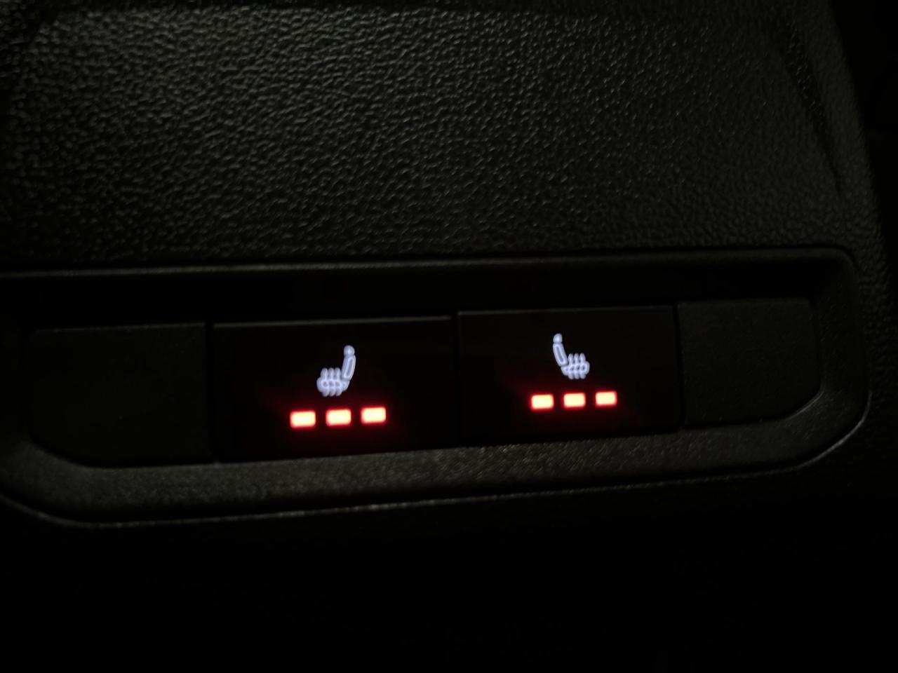 2022 Volkswagen Jetta GLI 228HP | LOW KMS! | HTD LEATHER | SUNROOF Photo