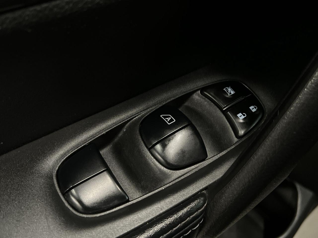 2020 Nissan Qashqai AWD | ONLY 65,000KMS |HTD SEATS | CARPLAY | ALLOYS Photo