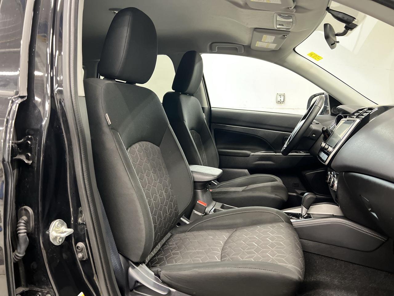 2023 Mitsubishi RVR SE | LOW KMS | HTD SEATS | CARPLAY | 16IN ALLOYS Photo