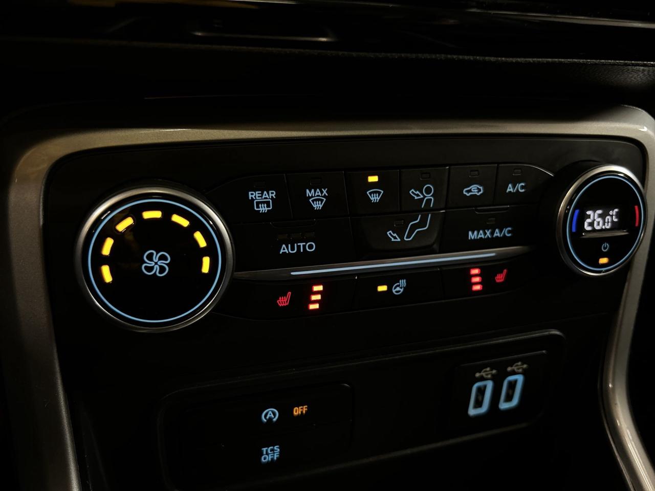 2018 Ford EcoSport TITANIUM AWD | HTD LEATHER | SUNROOF | CARPLAY Photo