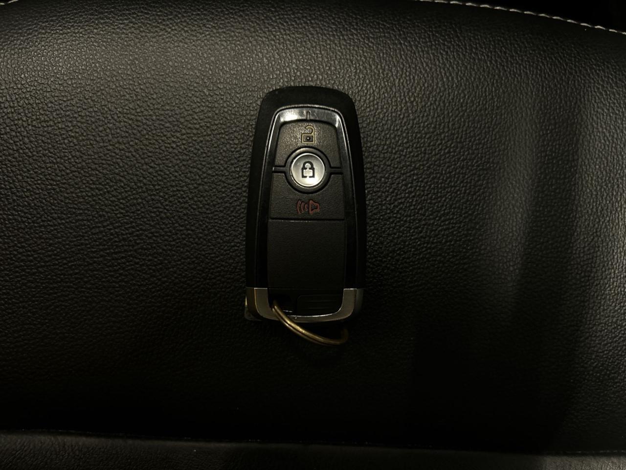 2018 Ford EcoSport TITANIUM AWD | HTD LEATHER | SUNROOF | CARPLAY Photo