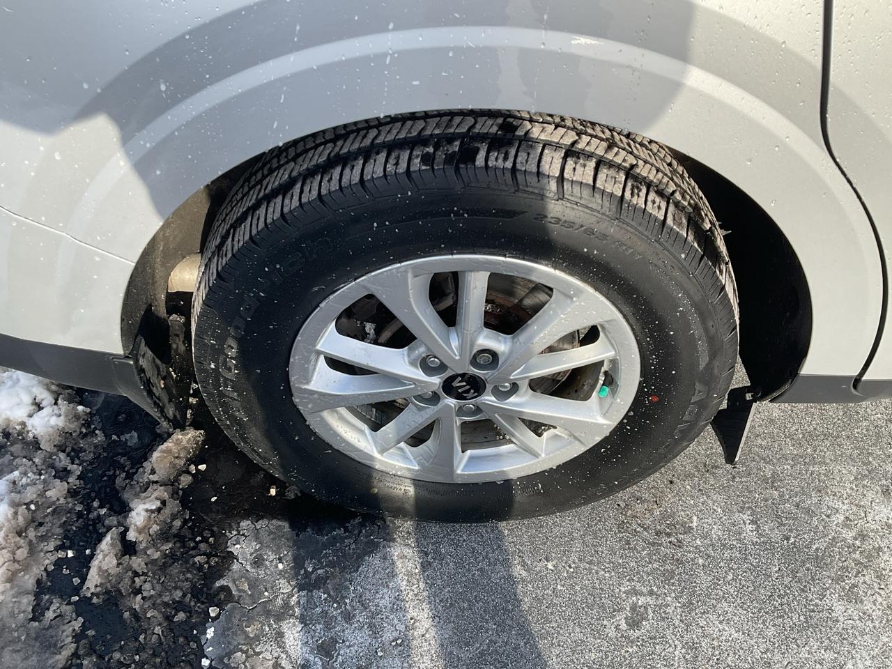 2022 Kia Carnival 3ROW SLIDING DOORS / CARPLAY / NO ACCIDENTS Photo