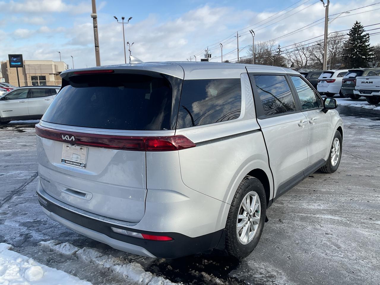 2022 Kia Carnival 3ROW SLIDING DOORS / CARPLAY / NO ACCIDENTS Photo