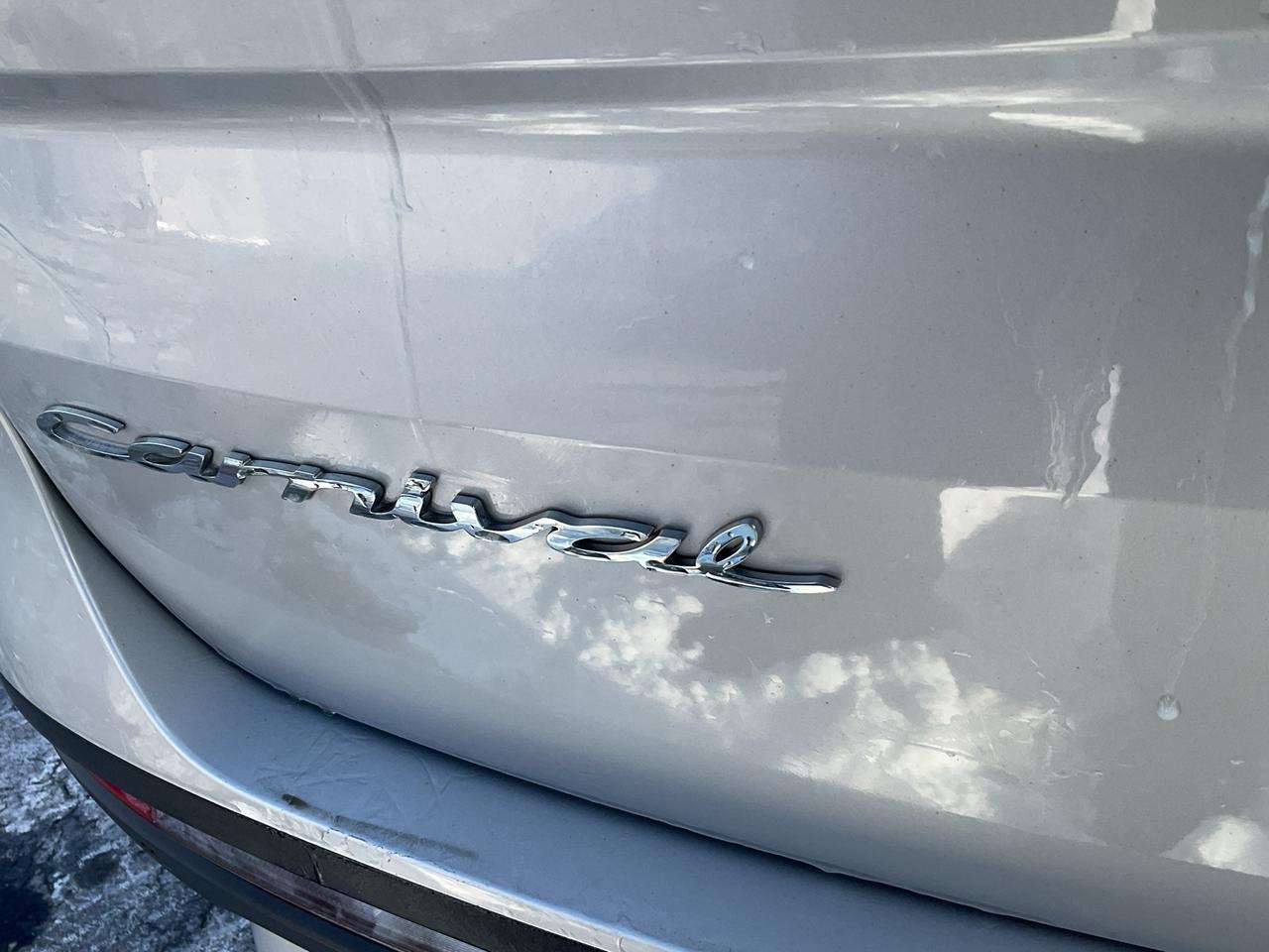 2022 Kia Carnival 3ROW SLIDING DOORS / CARPLAY / NO ACCIDENTS Photo