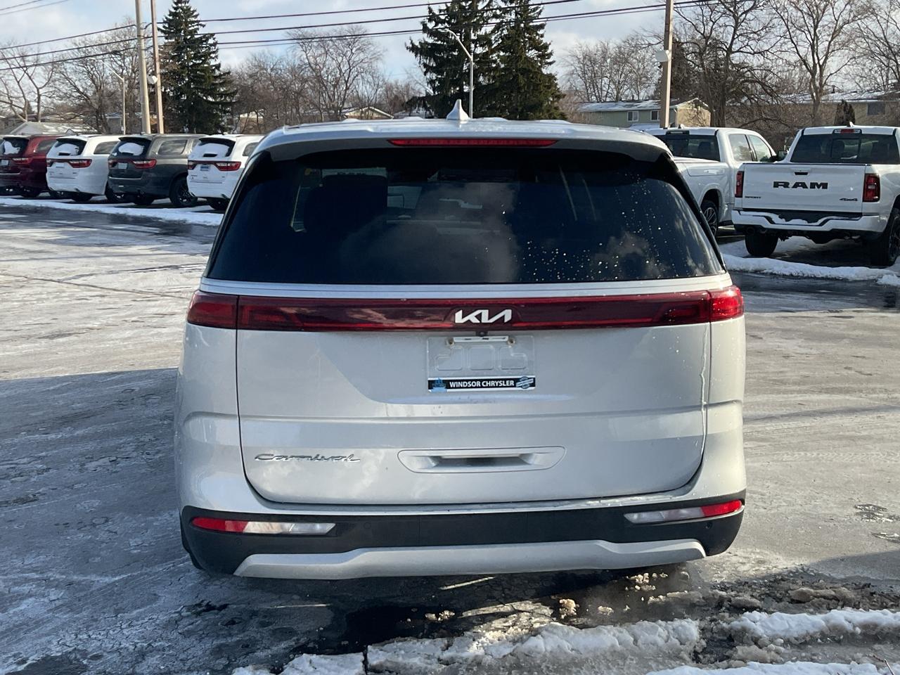 2022 Kia Carnival 3ROW SLIDING DOORS / CARPLAY / NO ACCIDENTS Photo