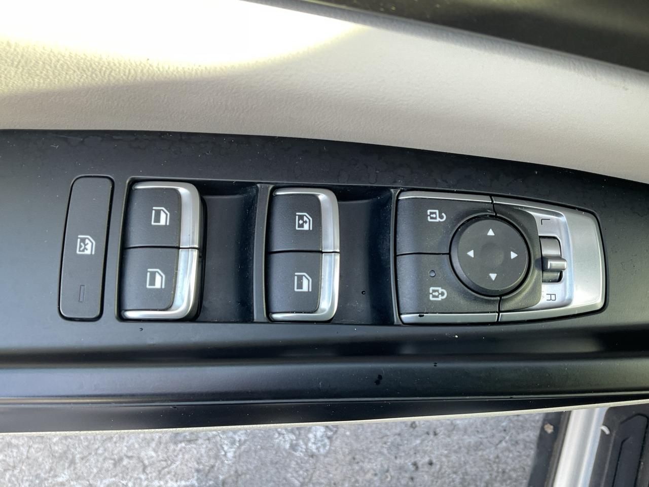 2022 Kia Carnival 3ROW SLIDING DOORS / CARPLAY / NO ACCIDENTS Photo