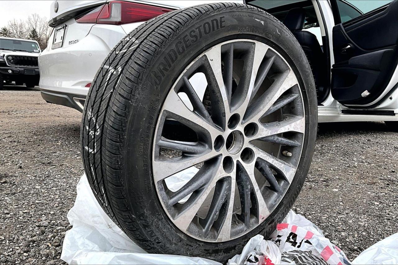 2019 Lexus ES ES350 | Vented Leather | Panoroof | NAV | FWD Photo