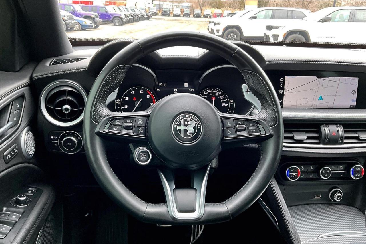 2022 Alfa Romeo Stelvio Veloce | Premium Leather | Harman Kardon | AWD Photo4