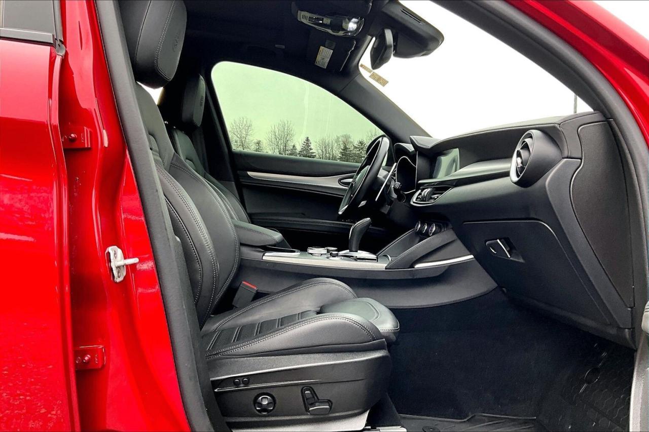 2022 Alfa Romeo Stelvio Veloce | Premium Leather | Harman Kardon | AWD Photo