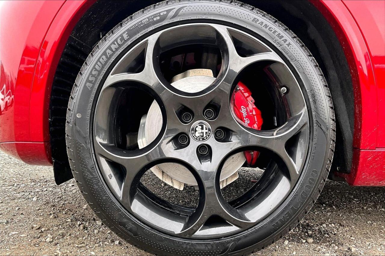 2022 Alfa Romeo Stelvio Veloce | Premium Leather | Harman Kardon | AWD Photo