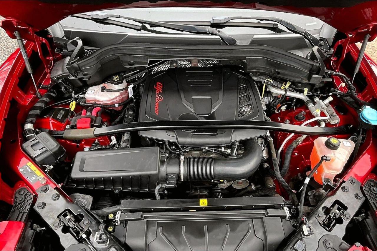 2022 Alfa Romeo Stelvio Veloce | Premium Leather | Harman Kardon | AWD Photo