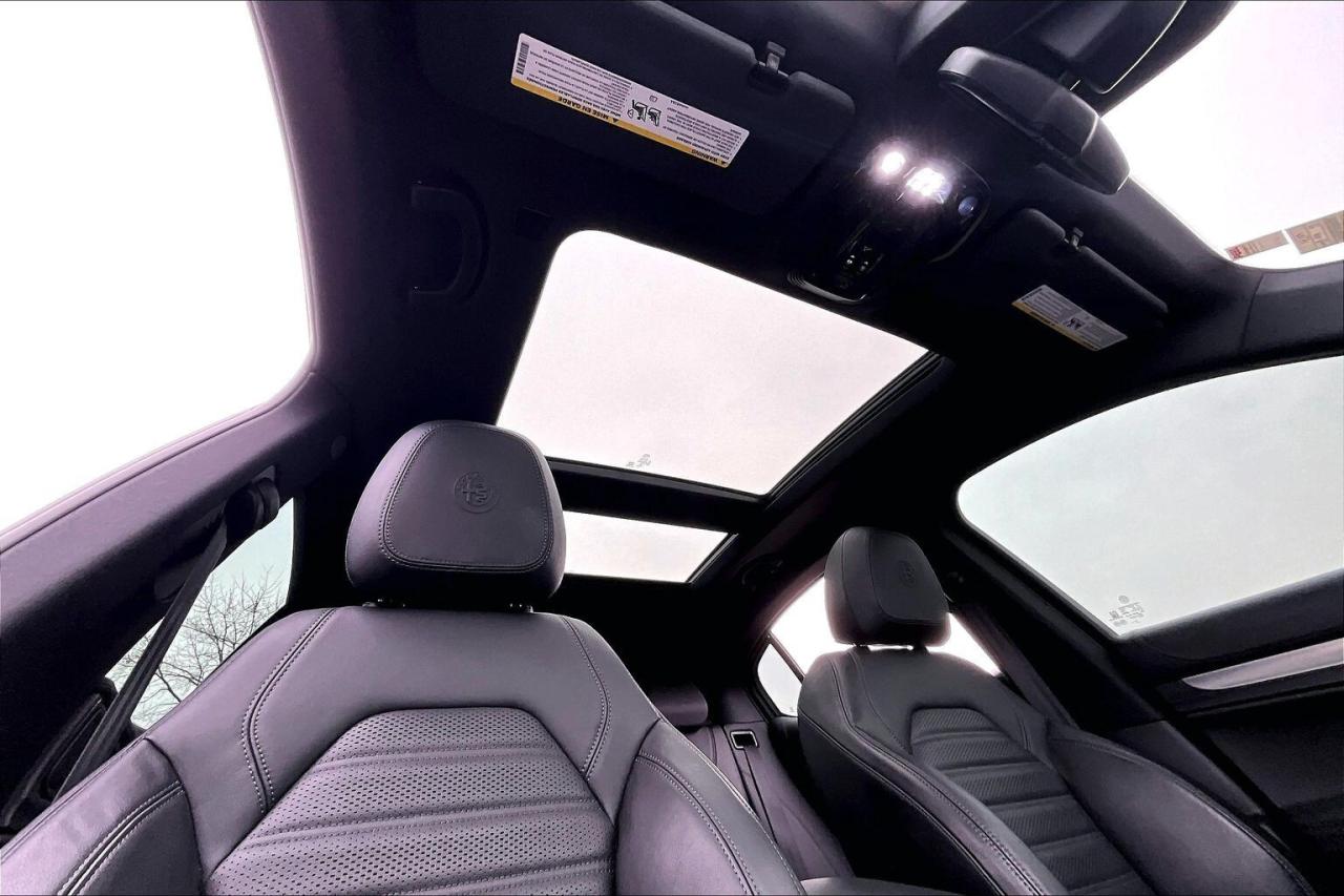 2022 Alfa Romeo Stelvio Veloce | Premium Leather | Harman Kardon | AWD Photo