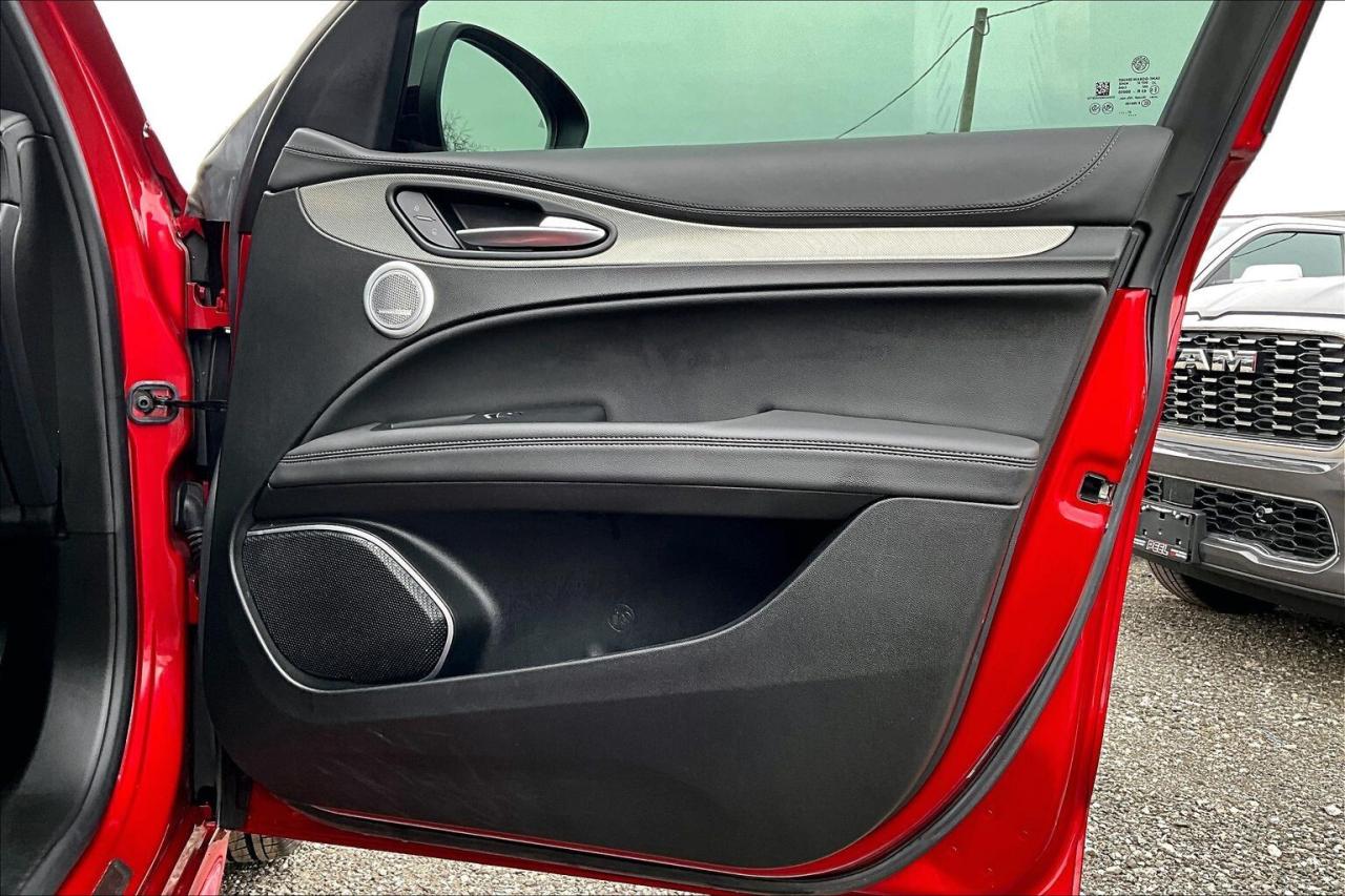 2022 Alfa Romeo Stelvio Veloce | Premium Leather | Harman Kardon | AWD Photo