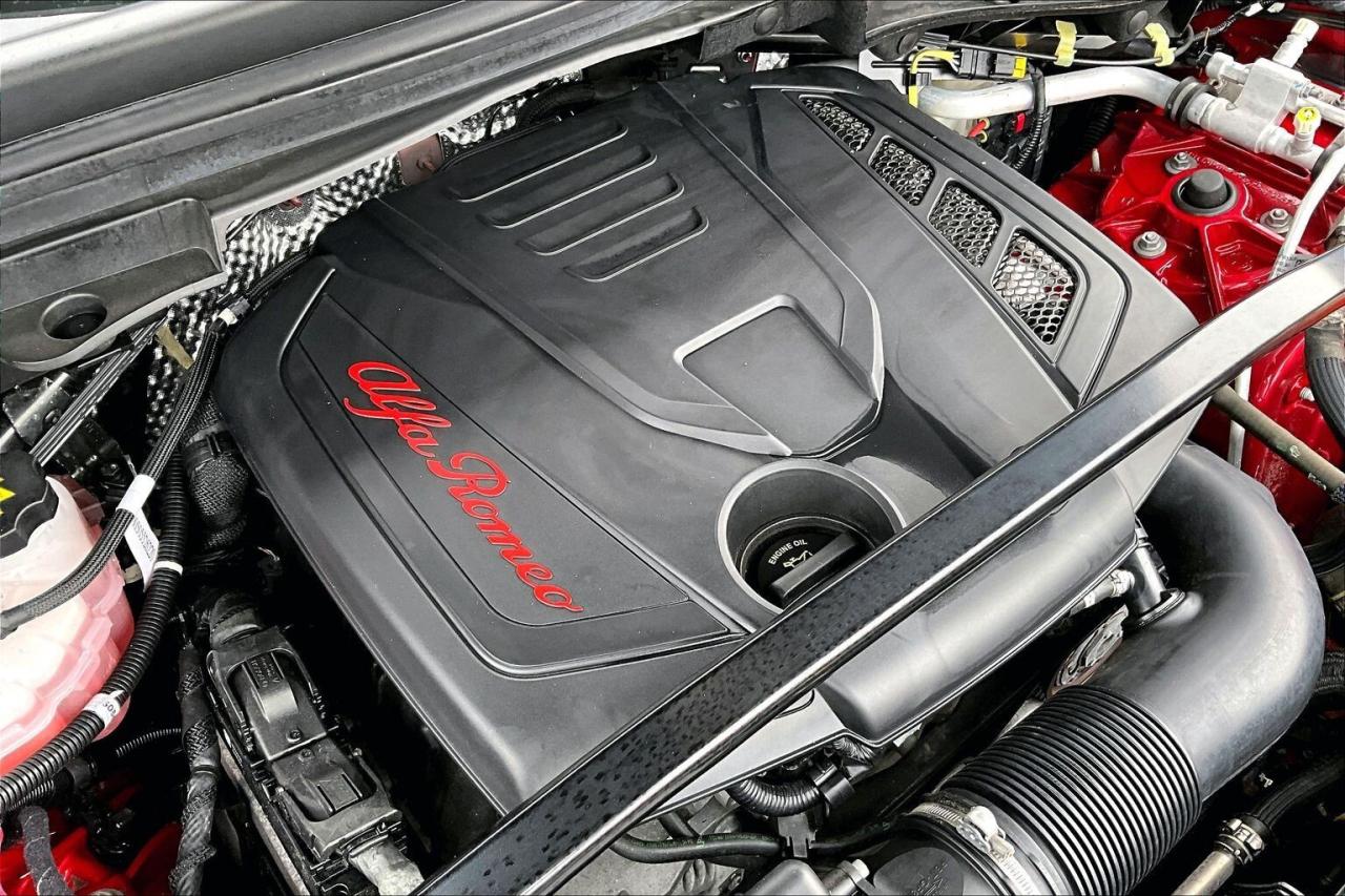 2022 Alfa Romeo Stelvio Veloce | Premium Leather | Harman Kardon | AWD Photo