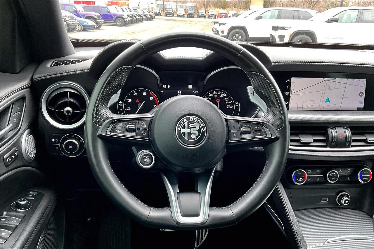 2022 Alfa Romeo Stelvio Veloce | Premium Leather | Harman Kardon | AWD Photo4