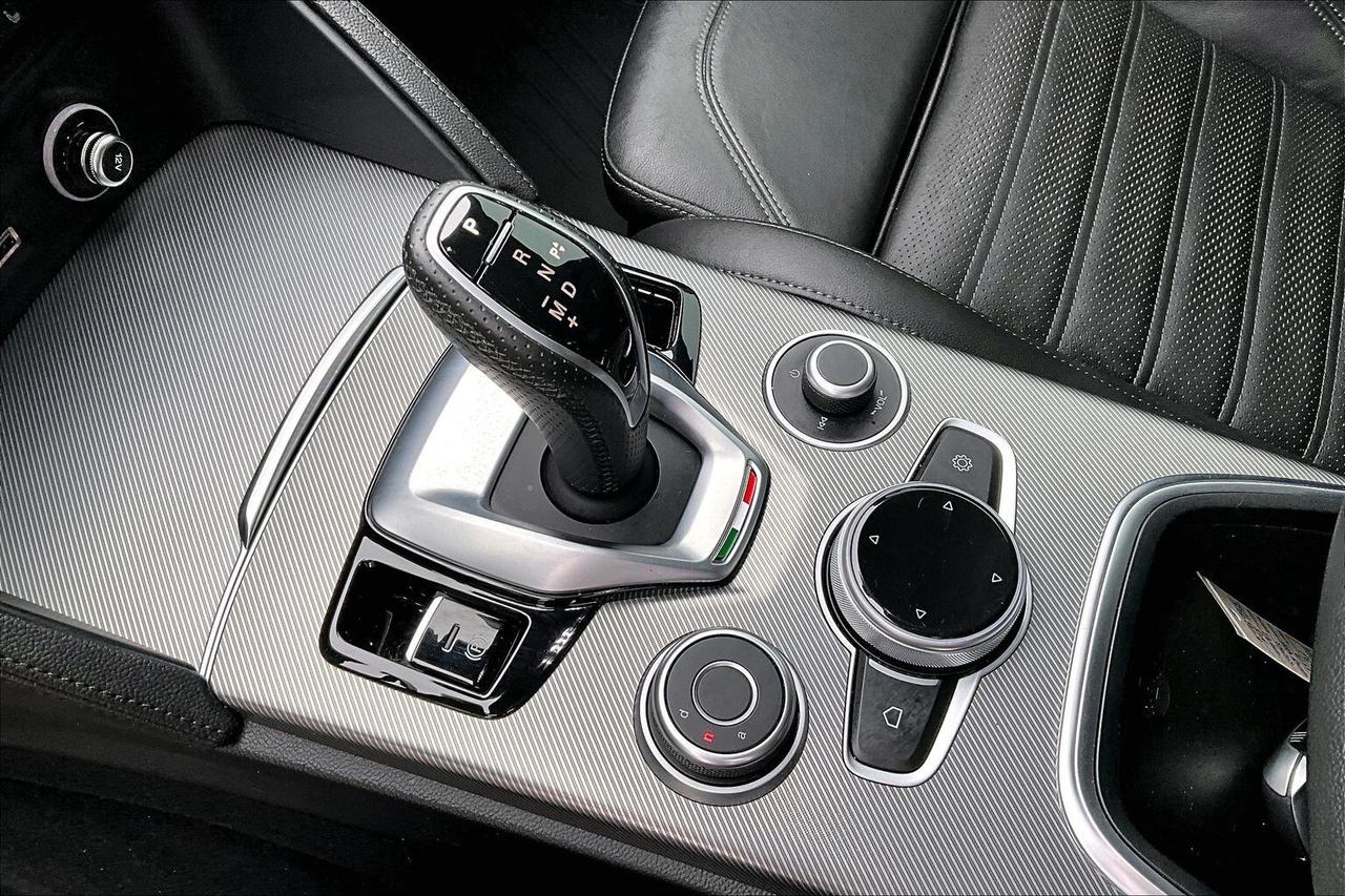 2022 Alfa Romeo Stelvio Veloce | Premium Leather | Harman Kardon | AWD Photo