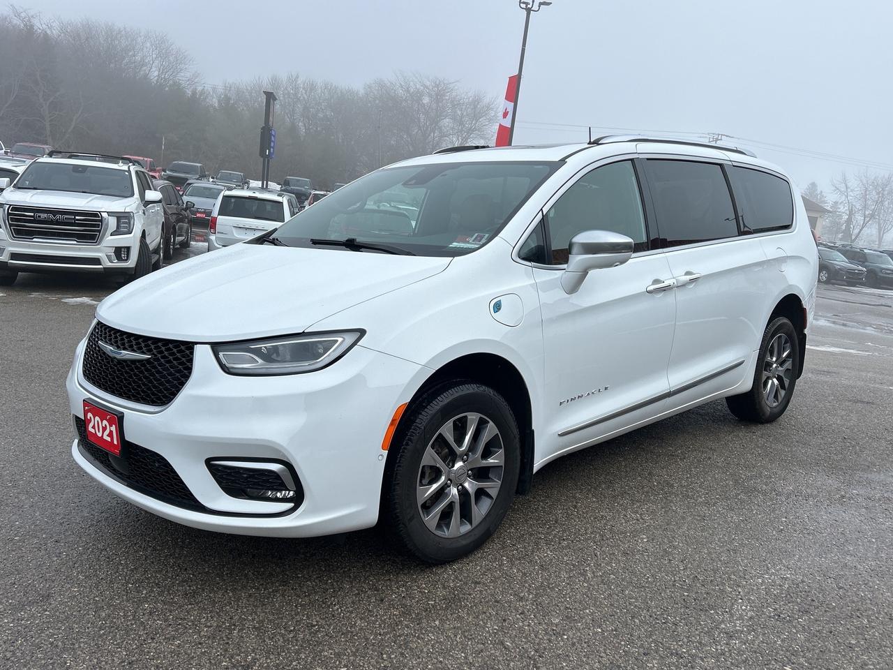 2021 Chrysler Pacifica Hybrid PINNACLE, REMOTE START, CLEAN CARFAX! - Photo #4