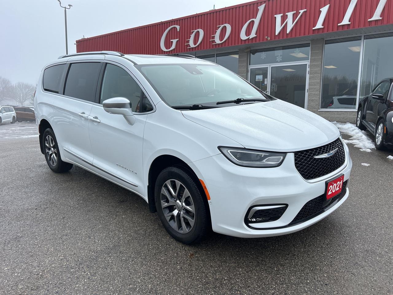 2021 Chrysler Pacifica Hybrid PINNACLE, REMOTE START, CLEAN CARFAX! - Photo #3