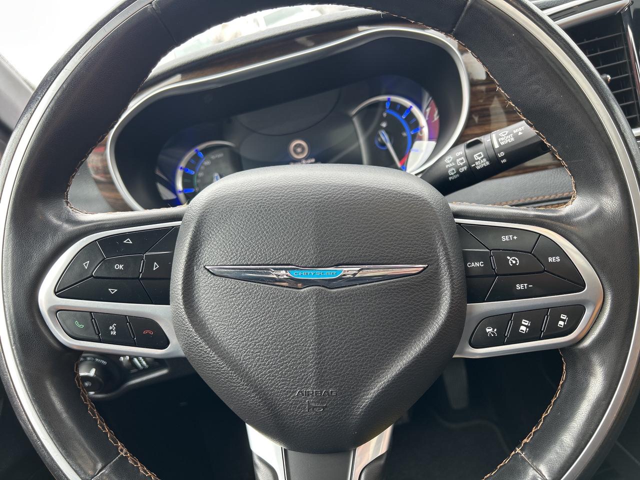 2021 Chrysler Pacifica Hybrid PINNACLE, REMOTE START, CLEAN CARFAX! - Photo #15