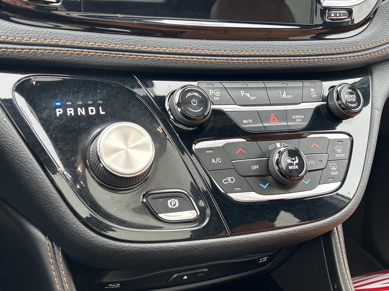 2021 Chrysler Pacifica Hybrid PINNACLE, REMOTE START, CLEAN CARFAX! - Photo #17