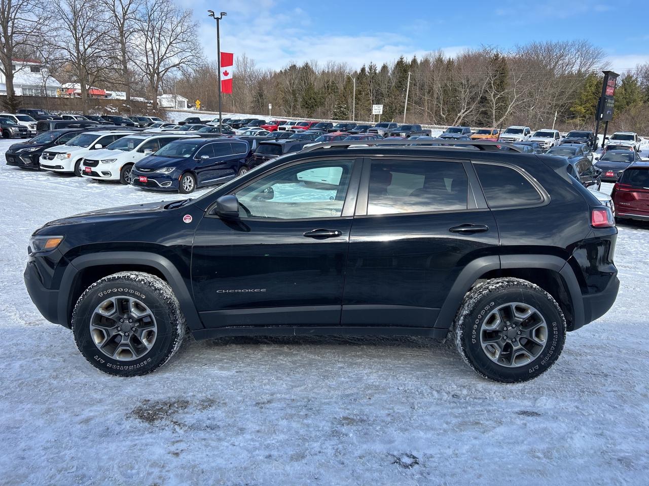 2019 Jeep Cherokee TRAILHAWK, 4X4, SUNROOF, REMOTE START, LEATHER! - Photo #3