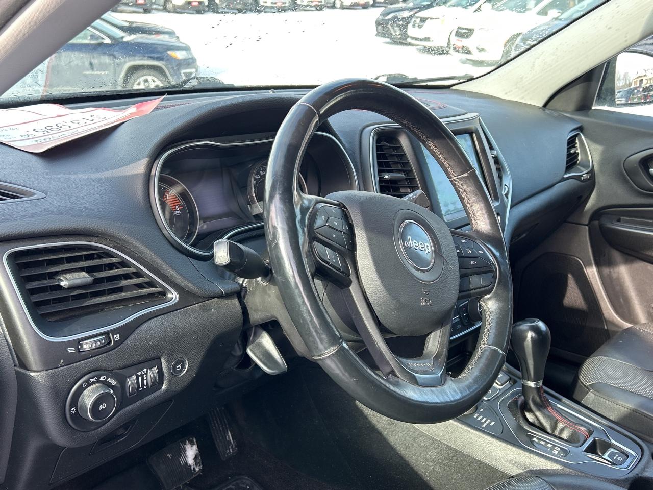 2019 Jeep Cherokee TRAILHAWK, 4X4, SUNROOF, REMOTE START, LEATHER! - Photo #10