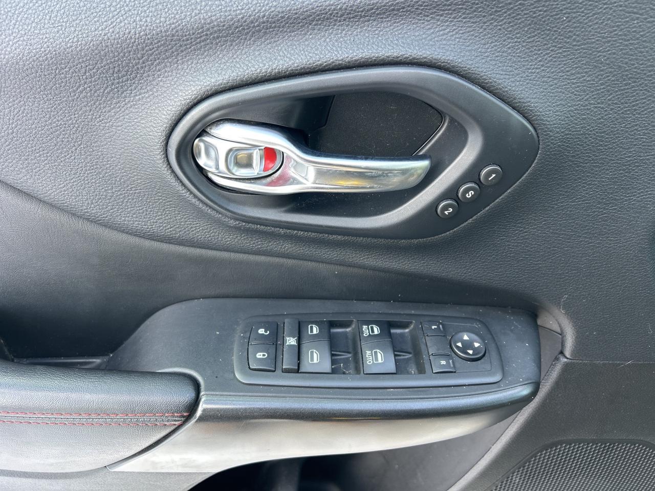 2019 Jeep Cherokee TRAILHAWK, 4X4, SUNROOF, REMOTE START, LEATHER! - Photo #14