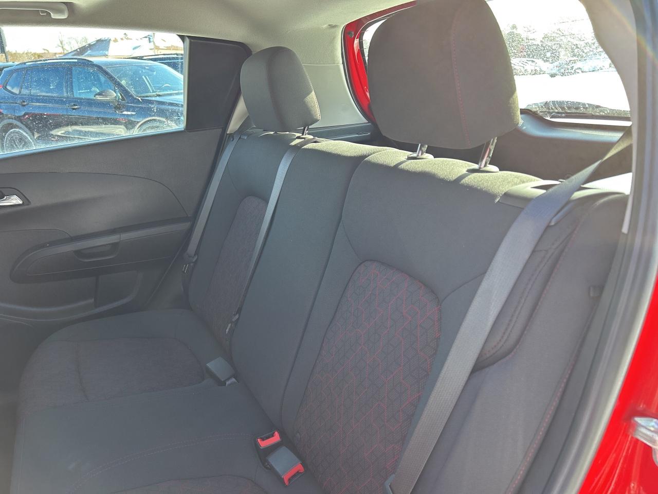 2017 Chevrolet Sonic LT, SUNROOF, AUTO START, HEATED SEATS, BACK UP CAM - Photo #12