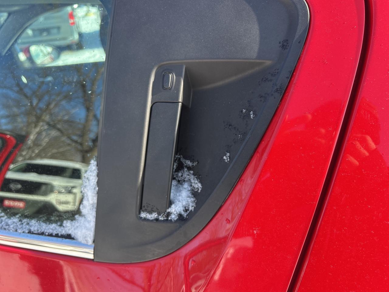 2017 Chevrolet Sonic LT, SUNROOF, AUTO START, HEATED SEATS, BACK UP CAM - Photo #13