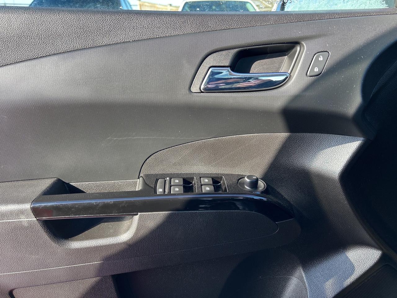 2017 Chevrolet Sonic LT, SUNROOF, AUTO START, HEATED SEATS, BACK UP CAM - Photo #15