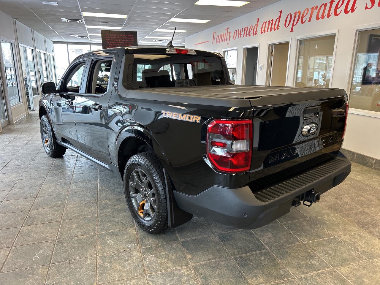 2023 Ford Maverick LARIAT, CLEAN CARFAX, HEATED LEATHER, REMOTE START - Photo #3