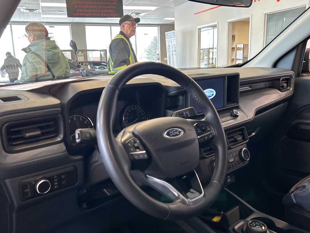 2023 Ford Maverick LARIAT, CLEAN CARFAX, HEATED LEATHER, REMOTE START - Photo #9