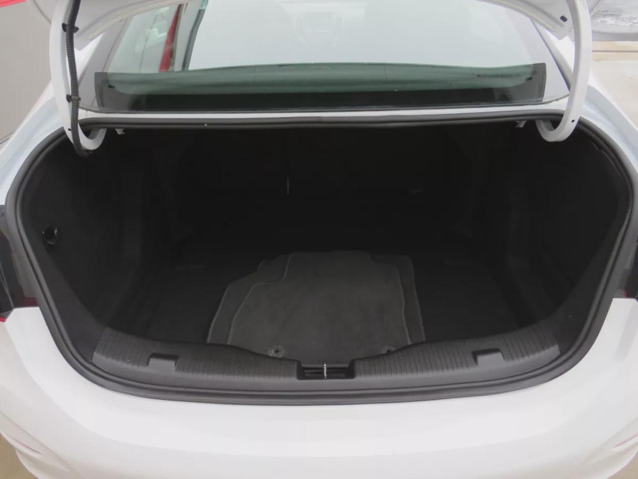 2018 Chevrolet Cruze LT (**CLEAN TITLE/NO ACCIDENTS!!**SAFETY/CERTIFIED!!**ALLOY RIMS**POWER OPTIONS**HEATED SEATS**REVERSE CAMERA**PUSH BUTTON START**DIGITAL TOUCHSCREEN**CRUISE CONTROL**BLUETOOTH**) Photo