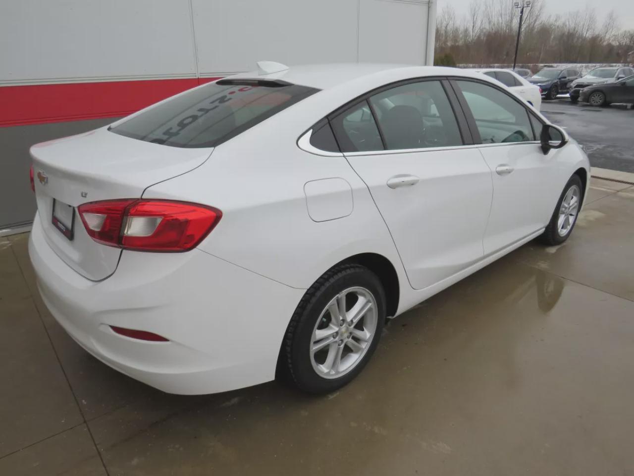 2018 Chevrolet Cruze LT (**CLEAN TITLE/NO ACCIDENTS!!**SAFETY/CERTIFIED!!**ALLOY RIMS**POWER OPTIONS**HEATED SEATS**REVERSE CAMERA**PUSH BUTTON START**DIGITAL TOUCHSCREEN**CRUISE CONTROL**BLUETOOTH**) Photo