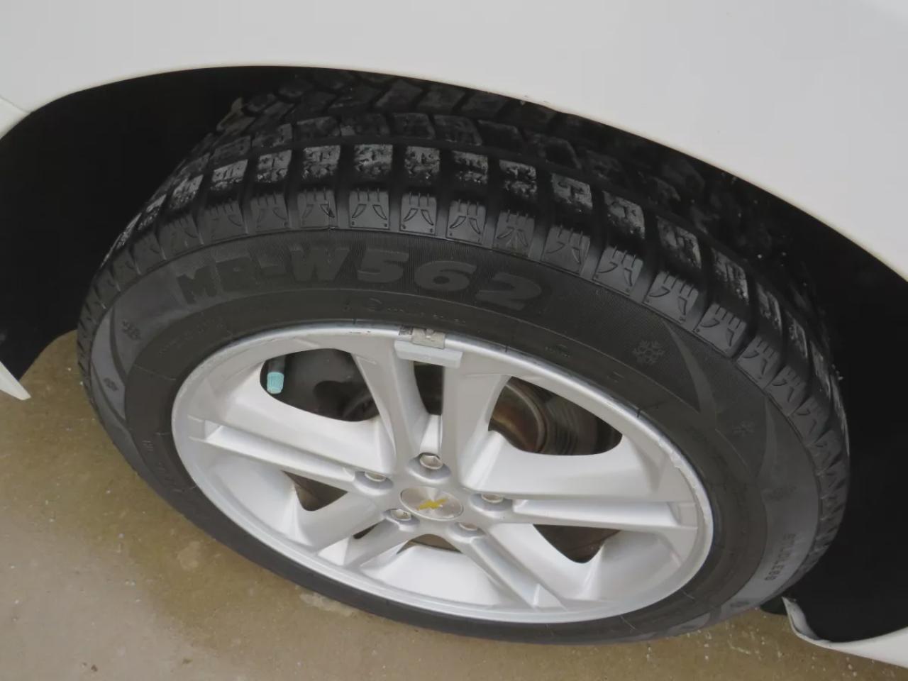 2018 Chevrolet Cruze LT (**CLEAN TITLE/NO ACCIDENTS!!**SAFETY/CERTIFIED!!**ALLOY RIMS**POWER OPTIONS**HEATED SEATS**REVERSE CAMERA**PUSH BUTTON START**DIGITAL TOUCHSCREEN**CRUISE CONTROL**BLUETOOTH**) Photo