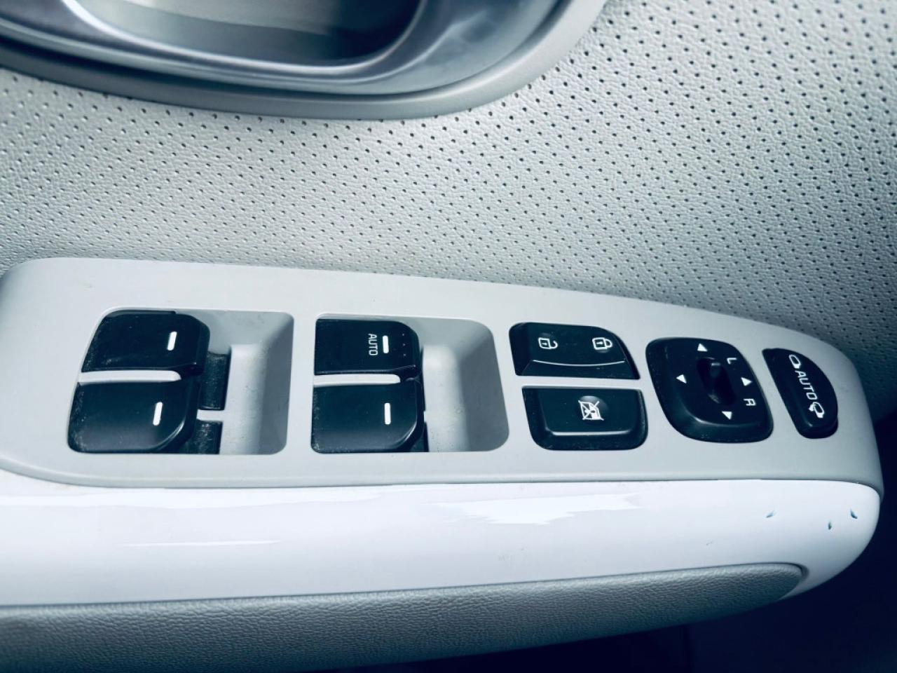 2018 Kia Soul EV EV Luxury Automatic Photo