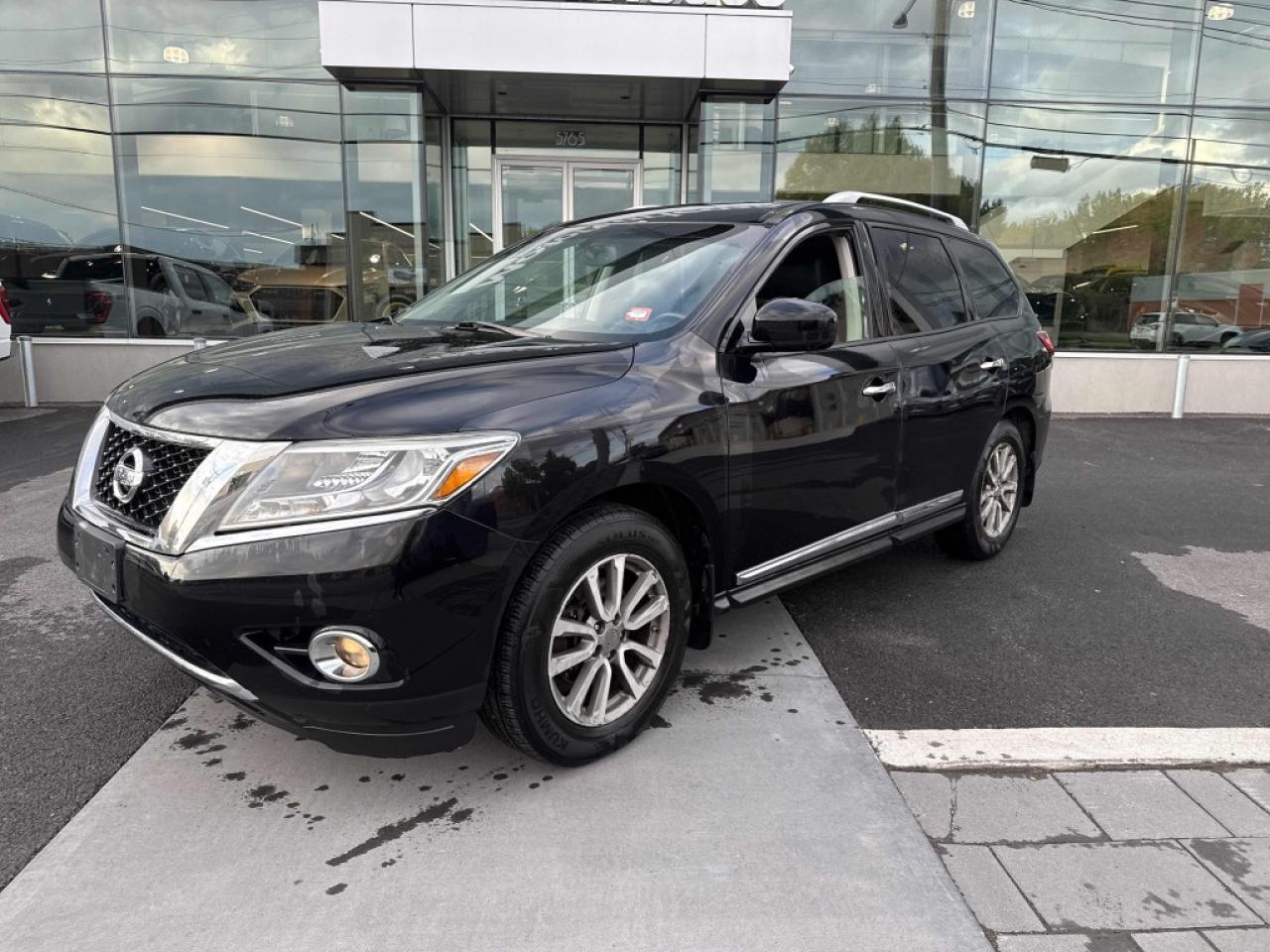 2015 Nissan Pathfinder SL 4WD Photo