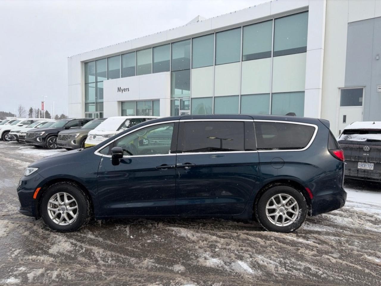 2024 Chrysler Pacifica Touring L  - Apple CarPlay Photo