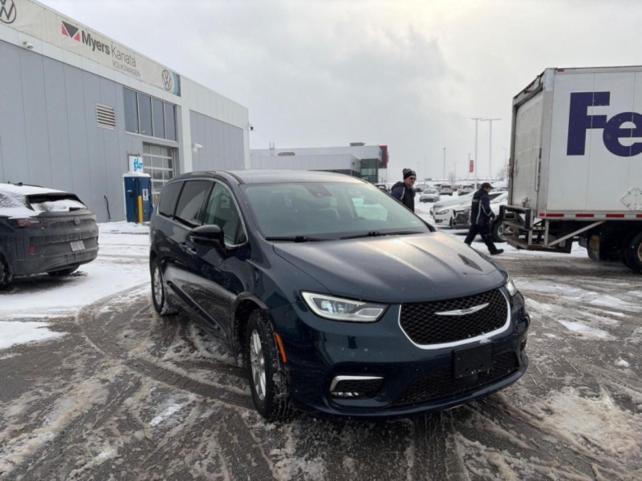 2024 Chrysler Pacifica Touring L  - Apple CarPlay Photo