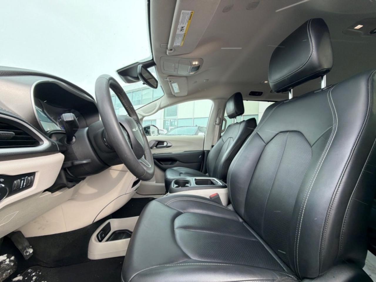 2024 Chrysler Pacifica Touring L  - Apple CarPlay Photo