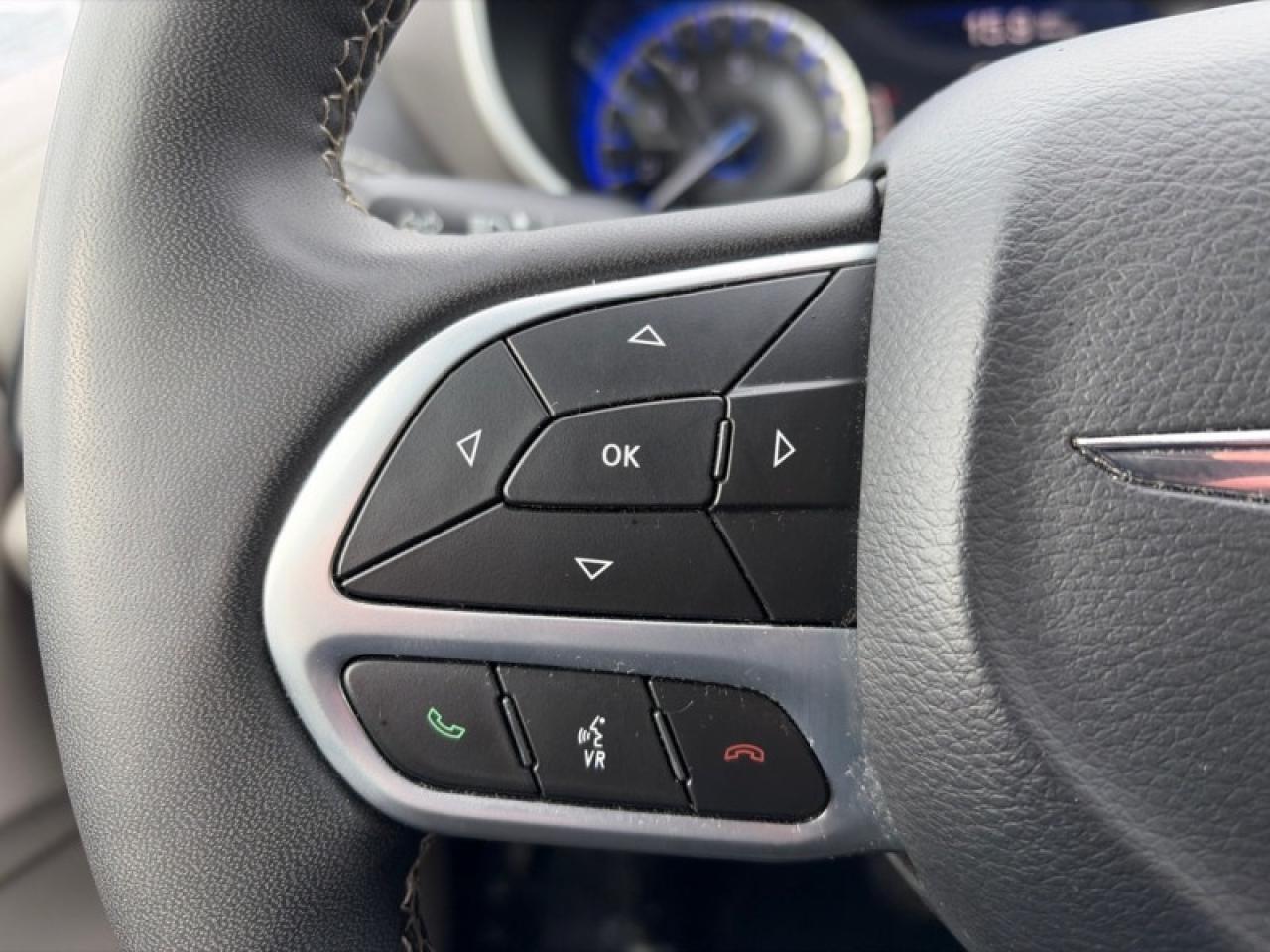 2024 Chrysler Pacifica Touring L  - Apple CarPlay Photo