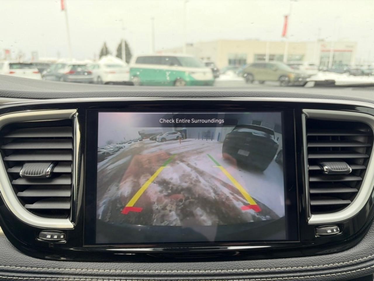 2024 Chrysler Pacifica Touring L  - Apple CarPlay Photo