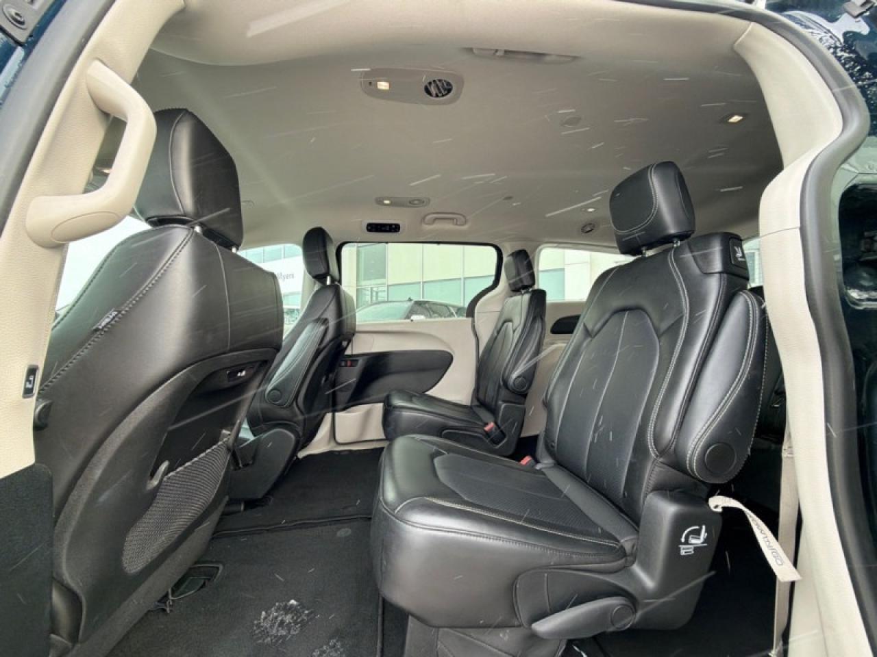 2024 Chrysler Pacifica Touring L  - Apple CarPlay Photo