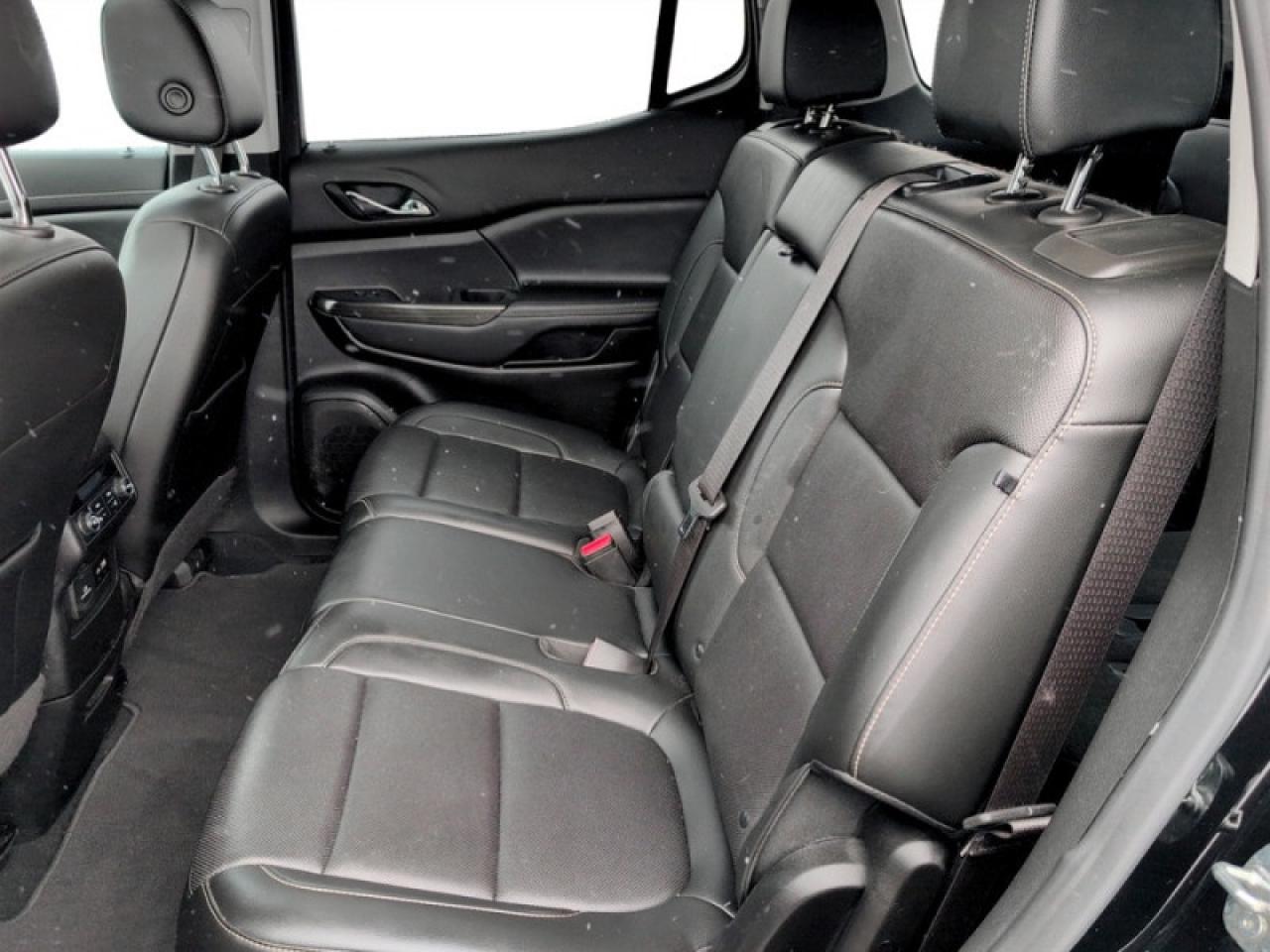 2021 GMC Acadia SLT  **AT4 PRO GRADE PACKAGE** Photo