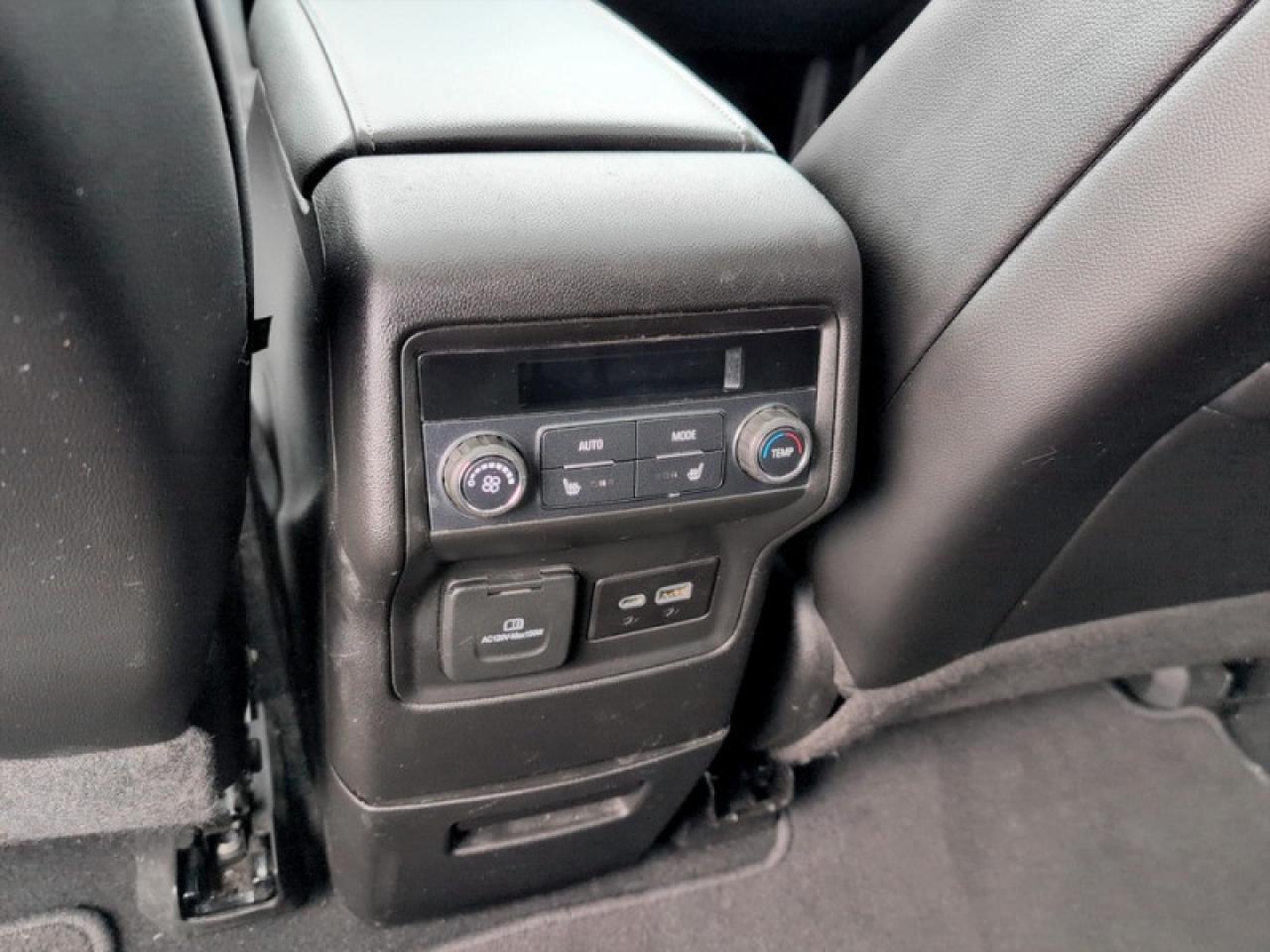 2021 GMC Acadia SLT  **AT4 PRO GRADE PACKAGE** Photo