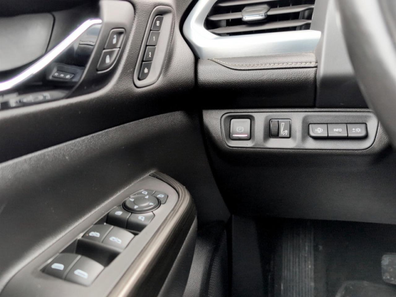 2021 GMC Acadia SLT  **AT4 PRO GRADE PACKAGE** Photo