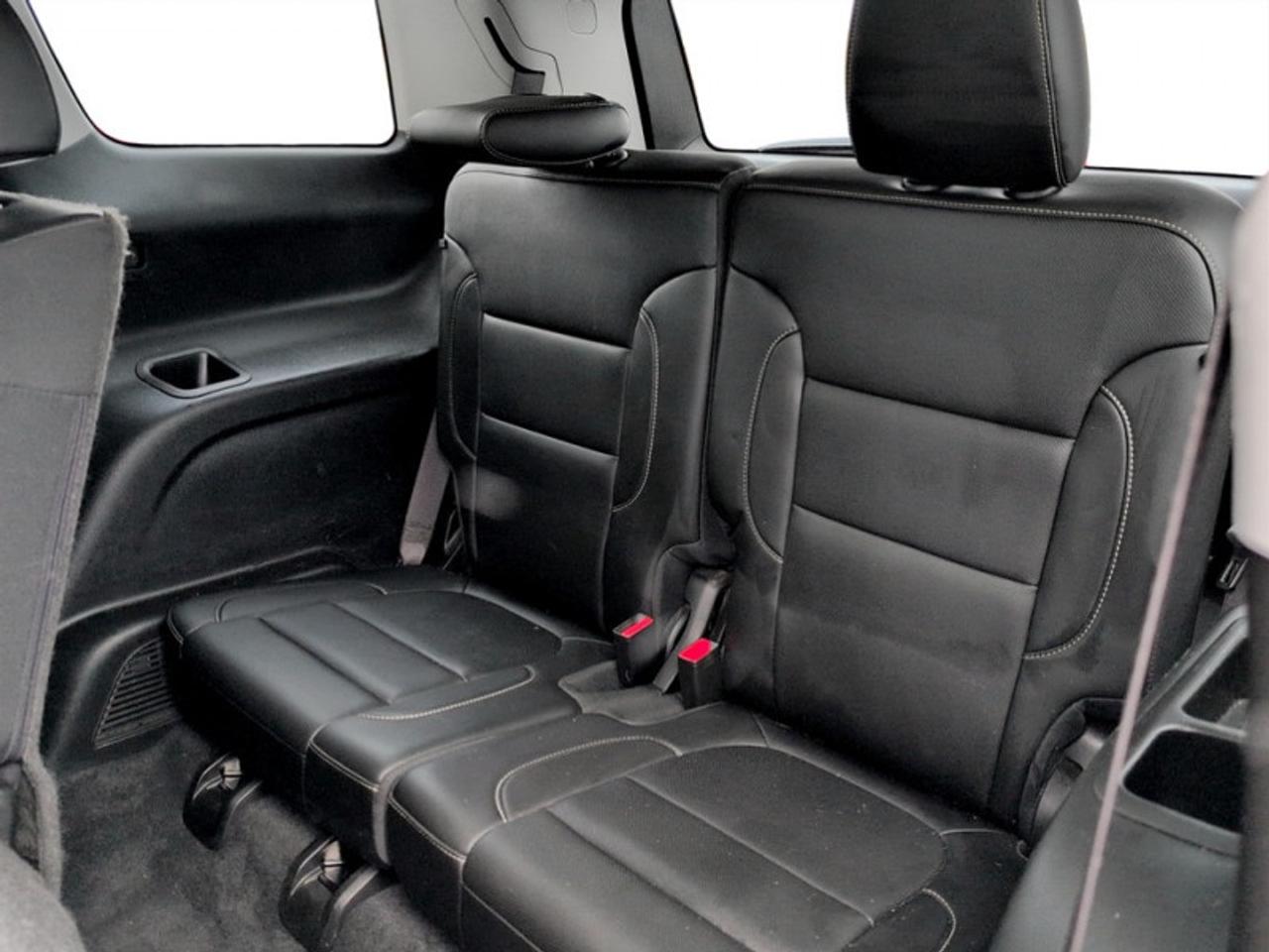 2021 GMC Acadia SLT  **AT4 PRO GRADE PACKAGE** Photo