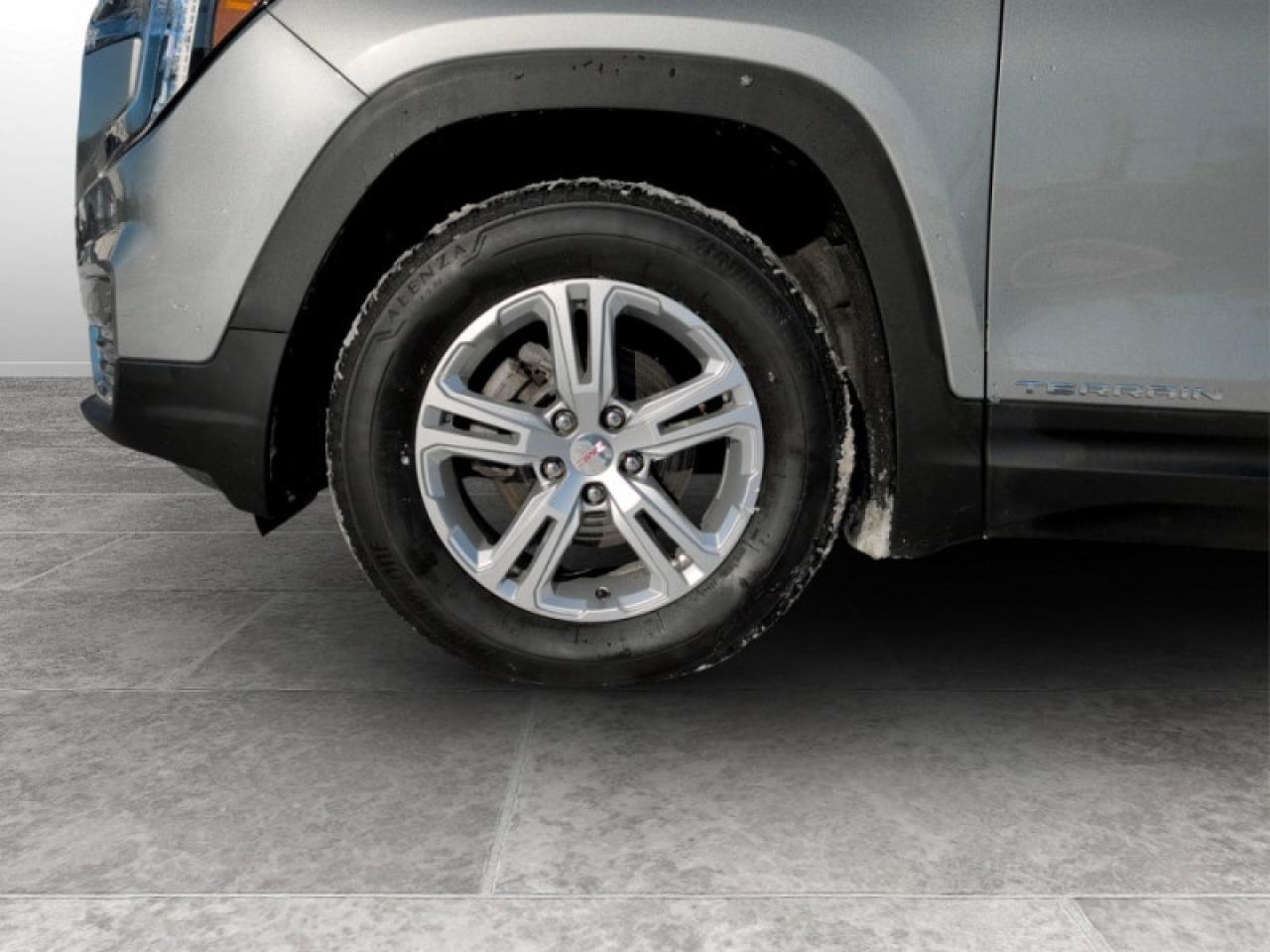 2024 GMC Terrain SLE  **GMC PRO SAFETY PLUS** Photo