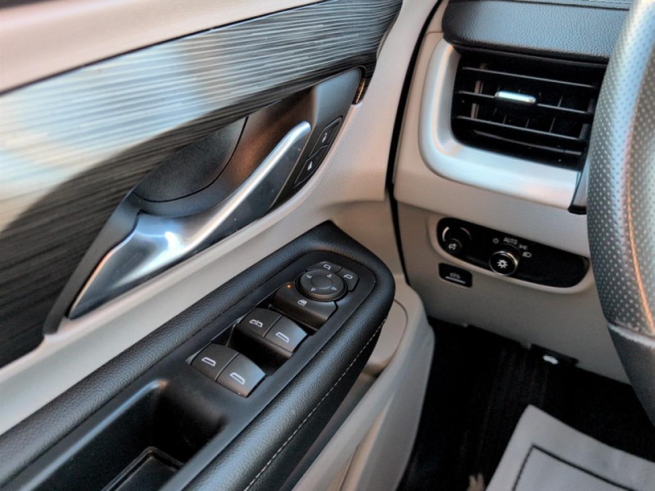 2024 GMC Terrain SLE  **GMC PRO SAFETY PLUS** Photo