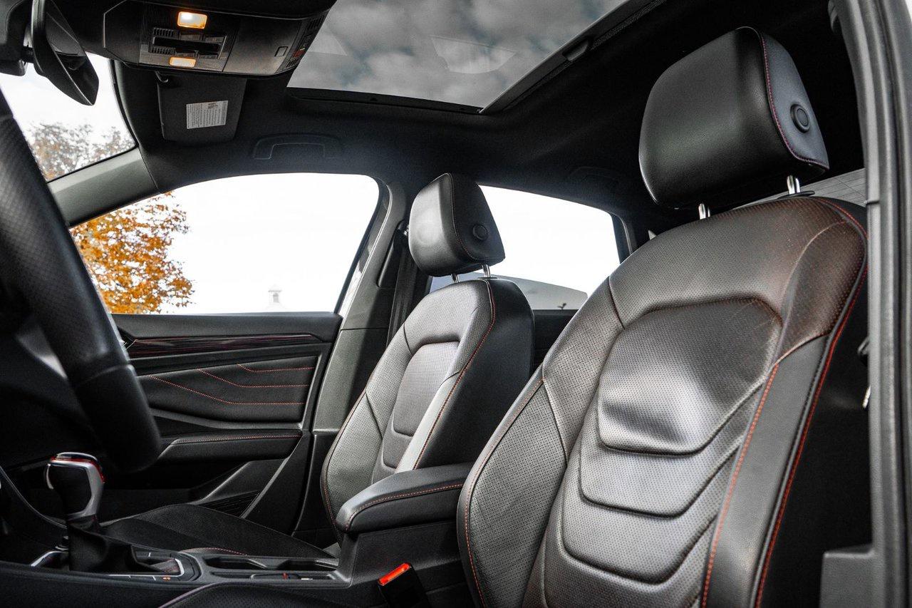 2022 Volkswagen Jetta GLI DSG Photo